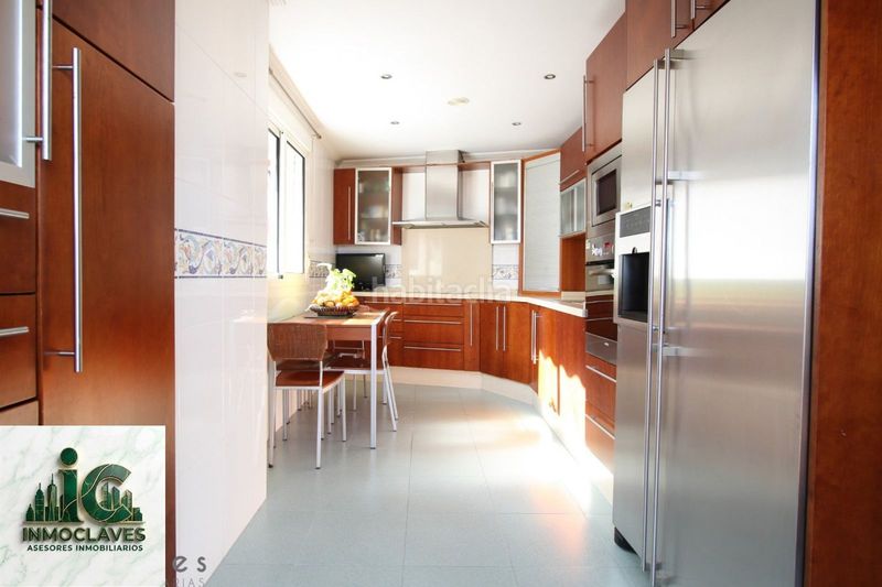 Foto 27327c14-b984-4b91-9d2a-41b477c29dd1. Àtic amb calefacció aparcament a Bajadilla - Fuente Nueva Algeciras