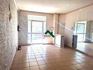 Locale commerciale in Divina Pastora - La Yeguada. Local en venta a pie de calle