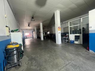Nau industrial a Caballero Bonald-S. José Obrero-Guadalcacín. Nave  industrial con dos negocios