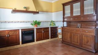 Casa a El Rocío - La Milagrosa. Casa en avenida juan carlos i con local y azotea