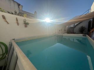 Casa en El Rocío - La Milagrosa. Unifamiliar en planta baja con tres patios, azotea y garaje list