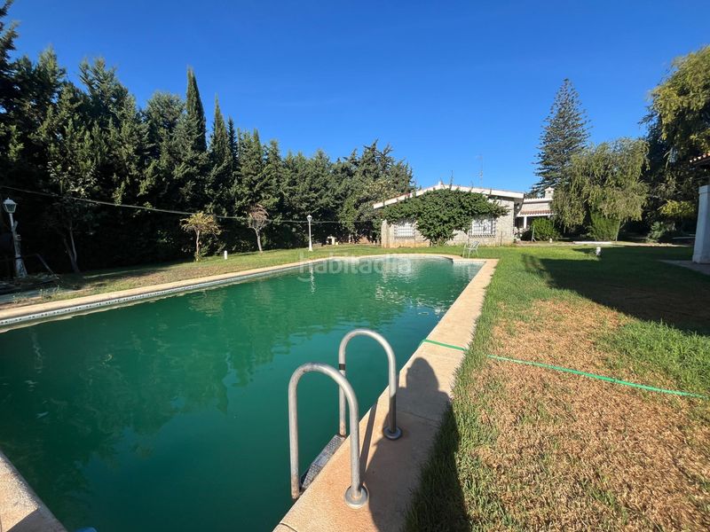 Foto dc65202a-c1f8-4a5b-ba7e-63f2774e062b. Chalet finca urbana de 2600 metros con gran chalet , dos viviendas, trastero y piscina en Jerez de la Frontera