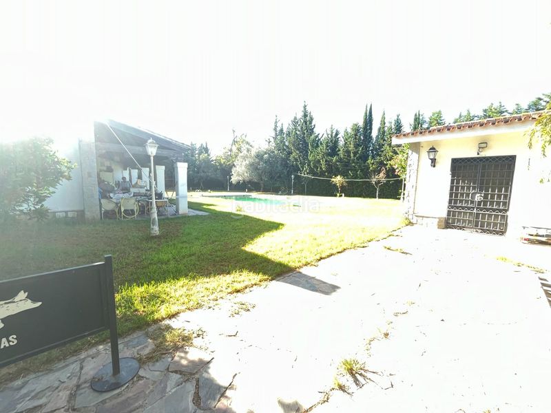 Foto fc3fd511-c474-4a0f-a17a-8f2e25033b4a. Chalet finca urbana de 2600 metros con gran chalet , dos viviendas, trastero y piscina en Jerez de la Frontera