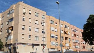 Pis a Vallesequillo. Maravilloso  piso frente a la    estacion de  renfe