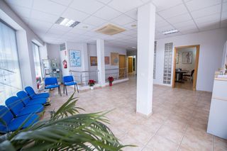 Local Comercial a Barriada España - San Pedro. Espacio adaptable ideal para multiples proyectos en barriada esp