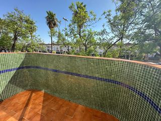 Pis a Puertas del sur - Guadabajaque. Amplio piso con patio y terraza en avenida puerta del sur