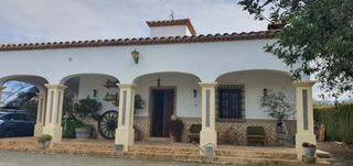Casa a Coronil (El). Encantadora casa con piscina en prado del rey  listo para entrar