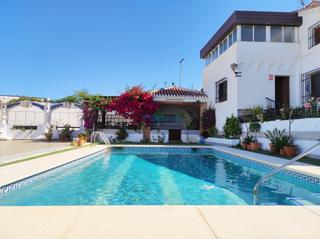 Chalet en Santa Isabel. Fantstico chalet independiente en puerto de la torre.