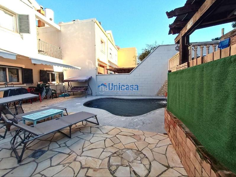 Foto 4e8918a7-131e-4075-8d64-376ea19df684. Casa adossada amb aparcament piscina a Los Almendros - El Limonero - El Tomillar Málaga