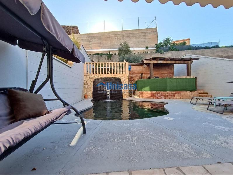 Foto 5b1c4a21-f161-4f2a-9436-29d1f08d52a5. Casa adossada amb aparcament piscina a Los Almendros - El Limonero - El Tomillar Málaga