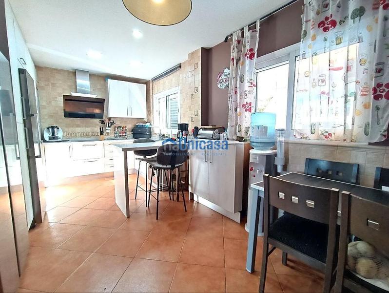 Foto 5c2e2f80-3dc9-459c-8147-a70180134a6b. Casa adossada amb aparcament piscina a Los Almendros - El Limonero - El Tomillar Málaga