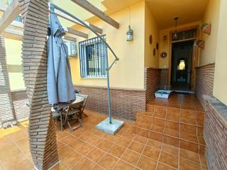 Haus in Fuente Alegre - El Chaparral - Los Morales. Ideal casa adosada de dos plantas con patio lista para entrar a