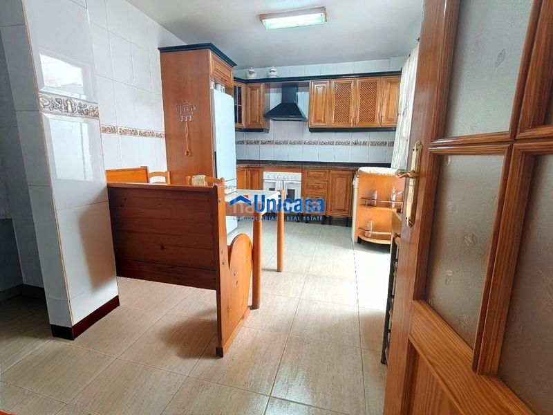 Foto 19a86595-53c8-4d0b-8daa-ac4f2dc5b2af. Casa adossada amb aparcament a Santa Isabel Málaga