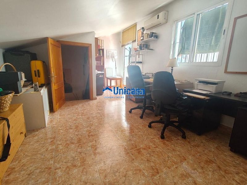 Foto 2811e0f2-8d42-482b-a2db-173ddb57b06e. Casa adossada amb aparcament a Santa Isabel Málaga