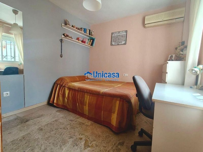 Foto 6e7f0d0d-2d5a-4ad3-b97b-7b588bf9bdc4. Casa adossada amb aparcament a Santa Isabel Málaga