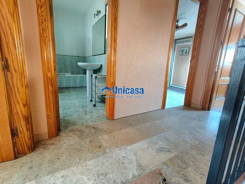 Foto a604215e-880e-483e-86d6-4b1628d06ef5. Casa adossada amb aparcament a Santa Isabel Málaga