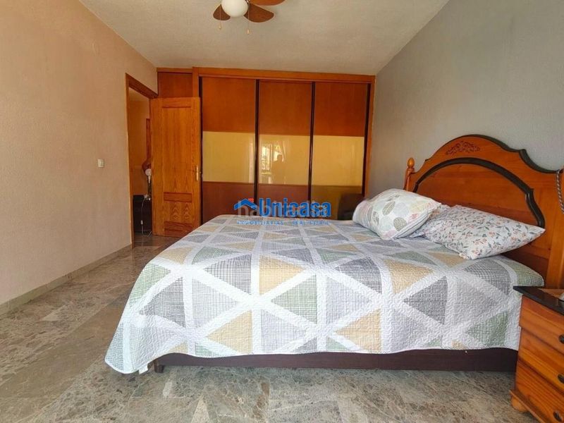 Foto c0d5eb10-87c8-4d8c-8aef-326e1c076b92. Casa adossada amb aparcament a Santa Isabel Málaga