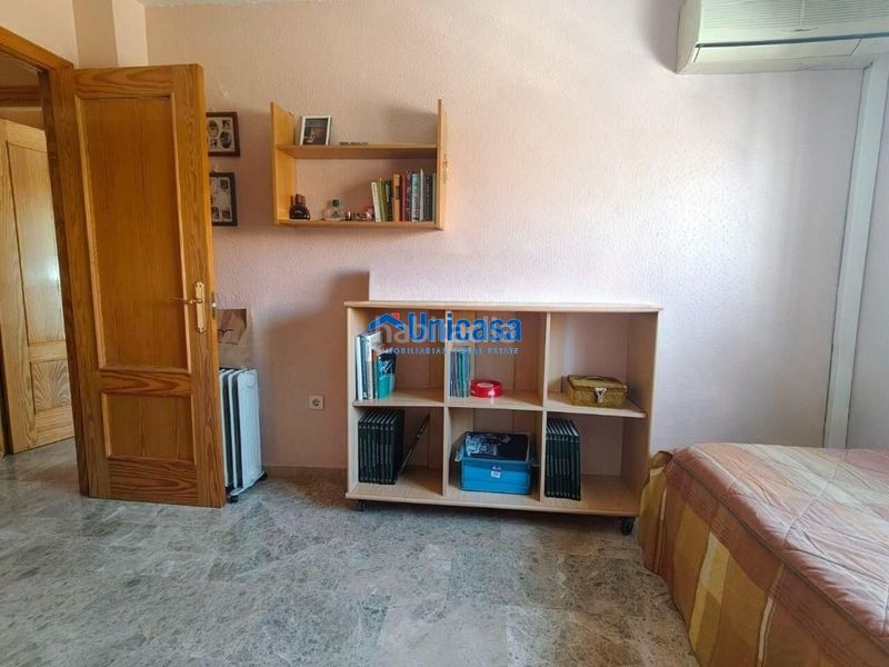 Foto d82da978-88d1-4a5e-9678-8e365b1ecc31. Casa adossada amb aparcament a Santa Isabel Málaga