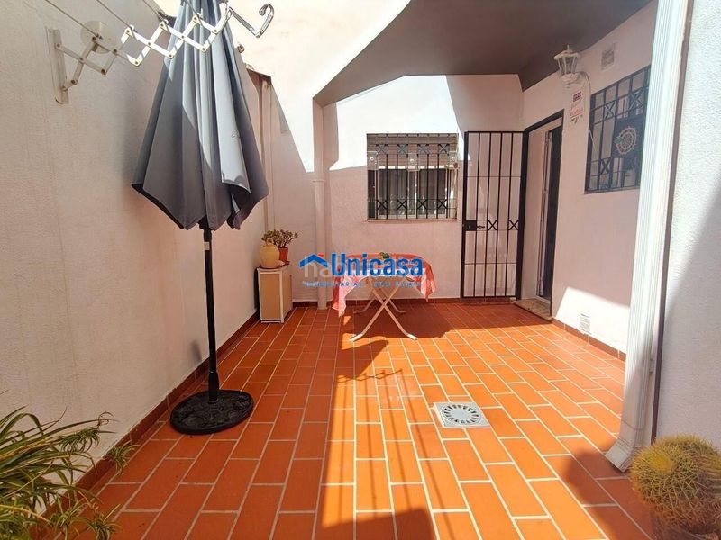Foto e02865bd-abf7-4f50-9268-b4ebc831f790. Casa adossada amb aparcament a Santa Isabel Málaga