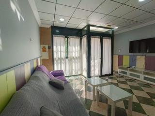 Location Appartement à Fuente Alegre - El Chaparral - Los Morales. Alquiler de bajo con 4 habitaciones para estudiantes en la aveni