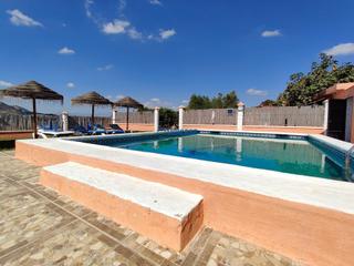 Masia en Crtama. Excepcional chalet con terreno en estacin de crtama  espacio,