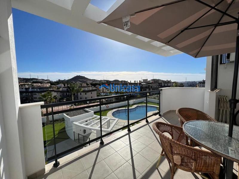 Foto be8fa36c-f2e0-4f79-9d1a-31ca454b2b2c. Piso  seminuevo con terraza, piscina y garaje en el cañaveral puerto de la torre, en Málaga
