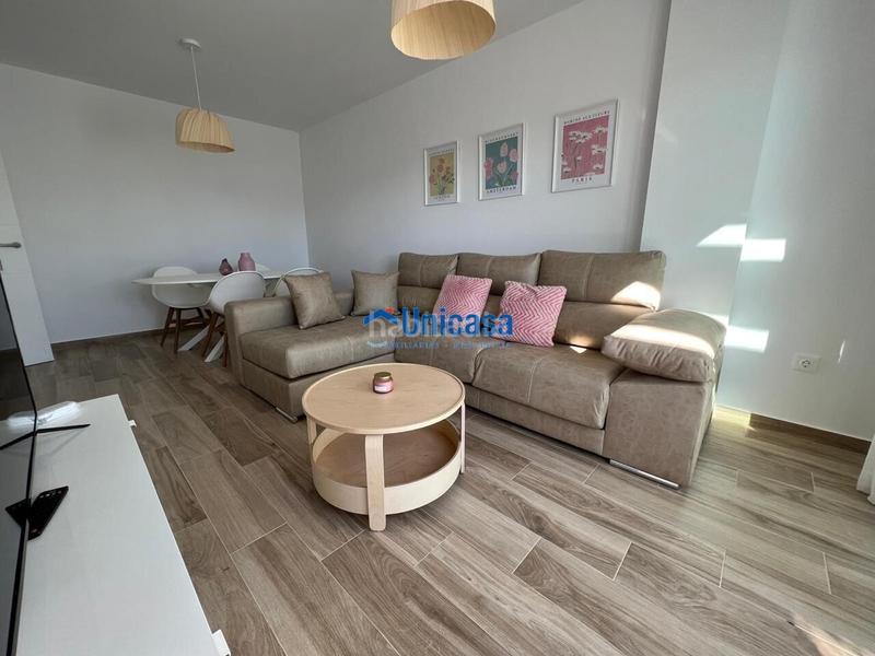 Foto d820788c-8a4c-41c2-b2ae-d5d5a3ef0cbb. Piso  seminuevo con terraza, piscina y garaje en el cañaveral puerto de la torre, en Málaga