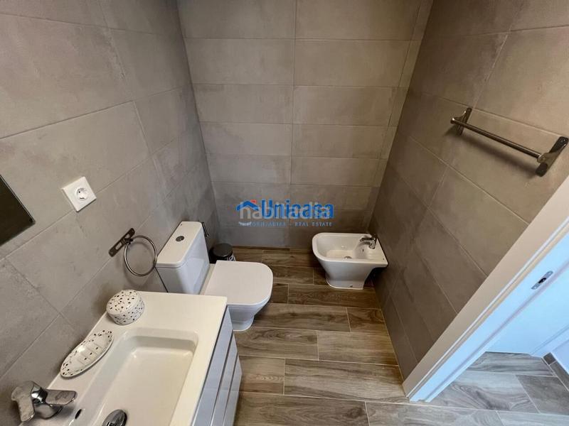 Foto e789c61e-ec73-4b00-a5ed-fe0d2270ed3d. Piso  seminuevo con terraza, piscina y garaje en el cañaveral puerto de la torre, en Málaga