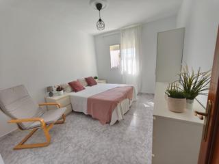 Appartement  Calle de la altisidora. Luminoso piso de tres habitaciones en casa mata con gran terraza