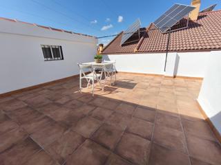 Piso  Calle de la altisidora. Luminoso piso de tres habitaciones en casa mata con gran terraza
