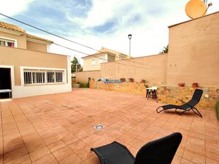 Maison jumelée à Distrito Zeta - Recinto Ferial Cortijo de Torres. Tu próxima casa familiar te está esperando
