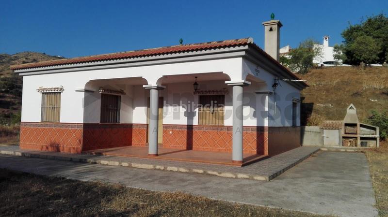 Foto 21dfe248-fd18-4efb-93a3-b3dcfd0bca67. Chalet avec parking dans Almogía