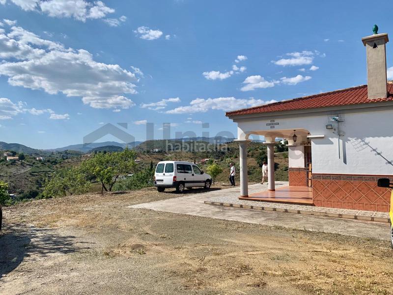 Foto 3aeb56f3-7319-430d-887c-8a88e2583ee7. Chalet avec parking dans Almogía