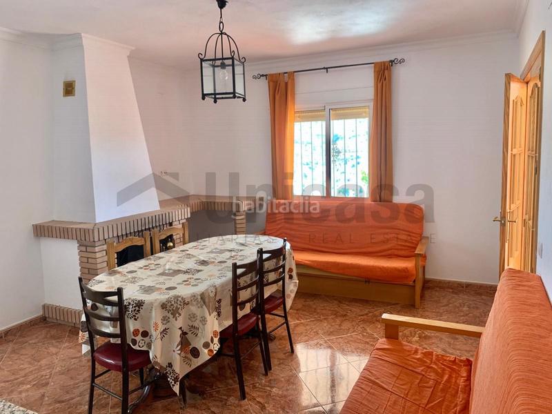 Foto d3b53c15-f62b-49a8-95fe-839d28f1d7c7. Chalet avec parking dans Almogía