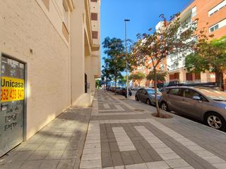 Local Comercial en Teatinos. Oportunidad de inversin en zona en pleno auge  local con gran p