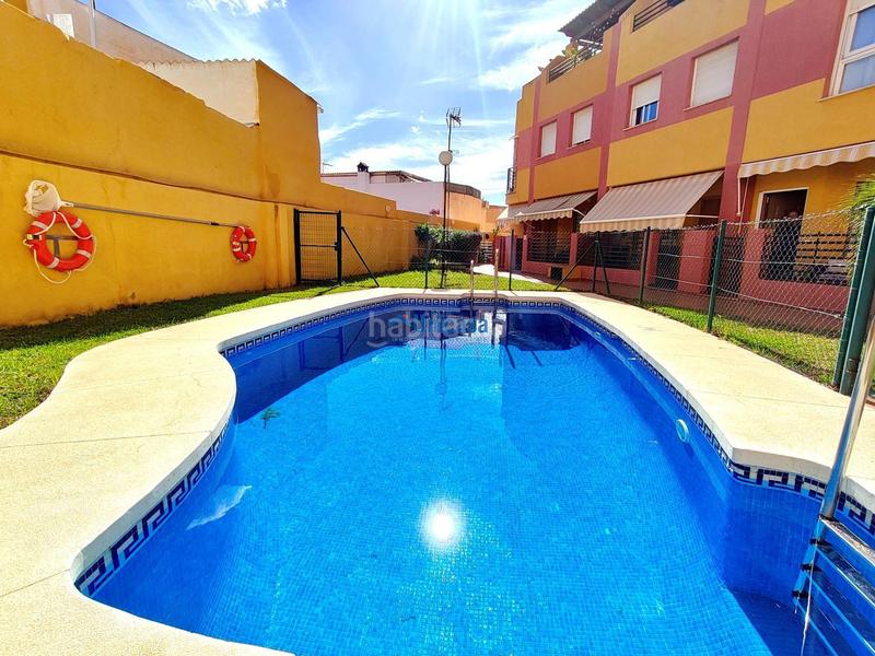 Foto 59e8b3cc-310f-40d7-8094-8680793ecee0. Casa adossada amb calefacció aparcament piscina a Málaga