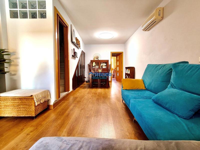 Foto ae31a33b-ea41-420e-a4bd-8630ce7cd7ca. Casa adossada amb calefacció aparcament piscina a Málaga