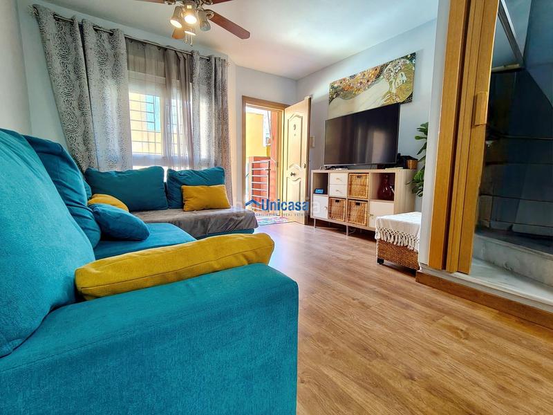 Foto c4eb82ee-9238-4a1a-b3fa-7e37231bb839. Casa adossada amb calefacció aparcament piscina a Málaga