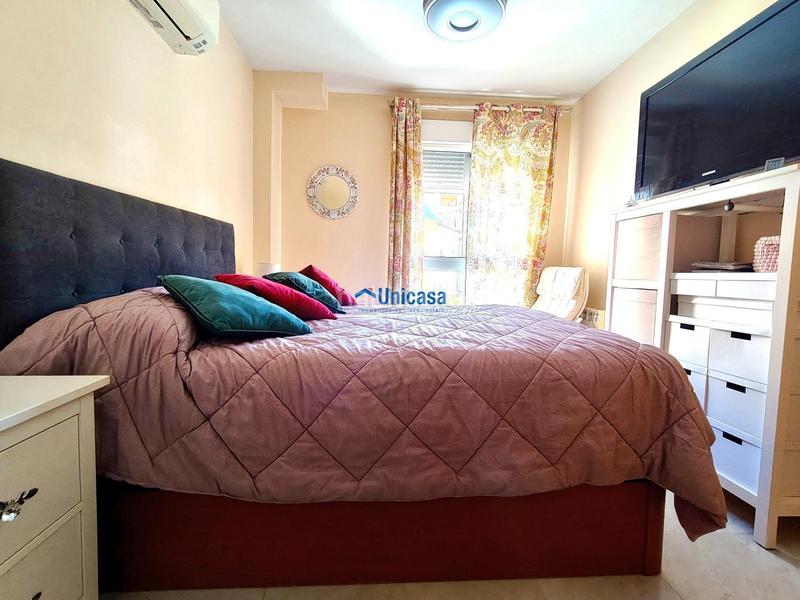 Foto d0d302ab-defa-4f77-b6f9-057f6b691243. Casa adossada amb calefacció aparcament piscina a Málaga