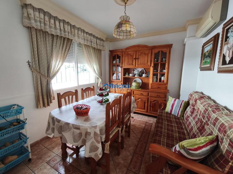 Foto 3c08c97a-d42d-426a-94cf-0b14a3500b51. Maison jumelée avec parking dans Los Almendros - El Limonero - El Tomillar Málaga