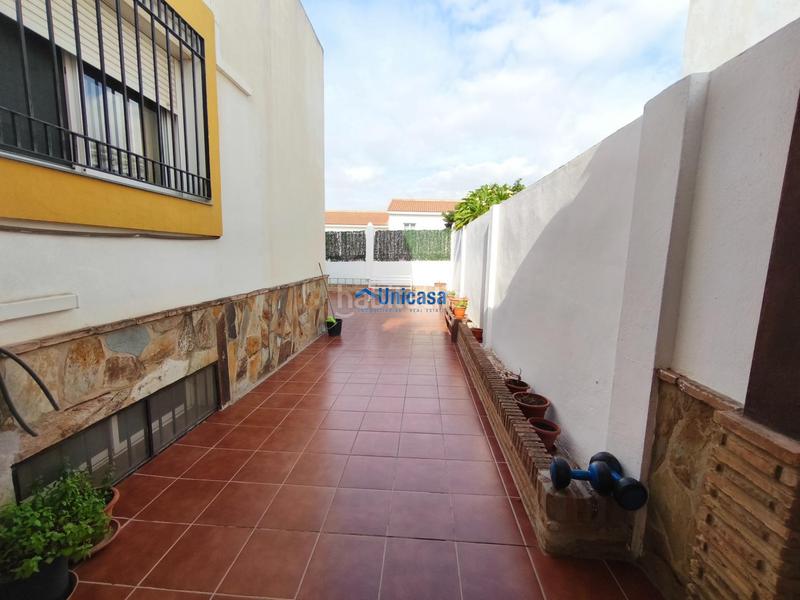 Foto 41da2e77-9f18-4665-913d-9305f8b88c3d. Maison jumelée avec parking dans Los Almendros - El Limonero - El Tomillar Málaga