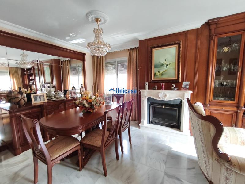 Foto 4c8c6566-c1a7-4965-9a4c-137700358cd1. Maison jumelée avec parking dans Los Almendros - El Limonero - El Tomillar Málaga