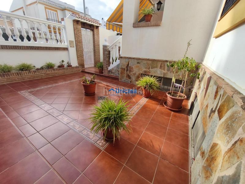 Foto 59e7f012-76a4-4377-b356-0a0ab337fa9b. Maison jumelée avec parking dans Los Almendros - El Limonero - El Tomillar Málaga