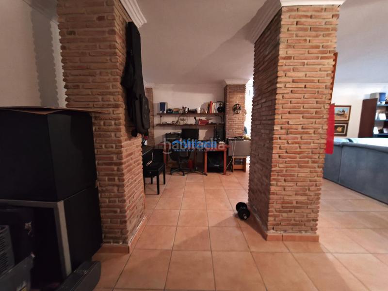 Foto 8e40b85a-491e-4d13-a503-bf7c910fc4dd. Maison jumelée avec parking dans Los Almendros - El Limonero - El Tomillar Málaga