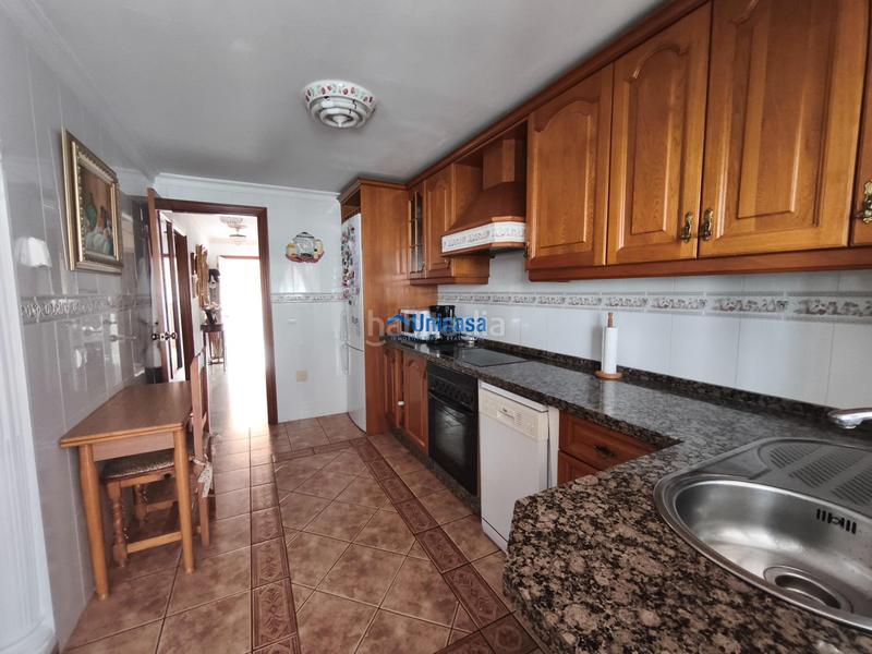 Foto c138f910-7d6a-4782-80cc-de80299ab048. Maison jumelée avec parking dans Los Almendros - El Limonero - El Tomillar Málaga