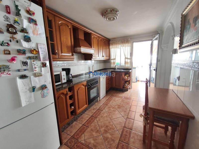 Foto cd8b0475-2060-4ca6-bd59-9782f2be56e7. Maison jumelée avec parking dans Los Almendros - El Limonero - El Tomillar Málaga