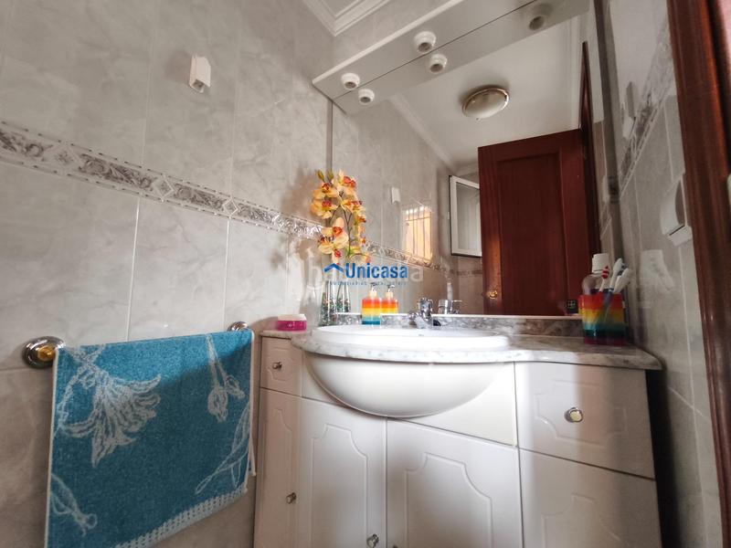 Foto da3e2dec-326c-4d3a-a642-5988468a68f4. Maison jumelée avec parking dans Los Almendros - El Limonero - El Tomillar Málaga