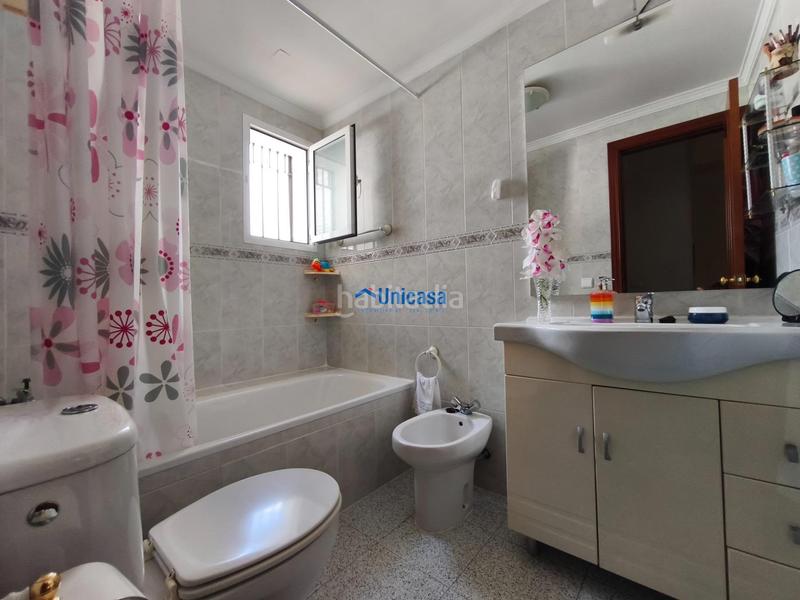 Foto f1256f84-0766-4e3e-8e26-1d83023addbd. Maison jumelée avec parking dans Los Almendros - El Limonero - El Tomillar Málaga