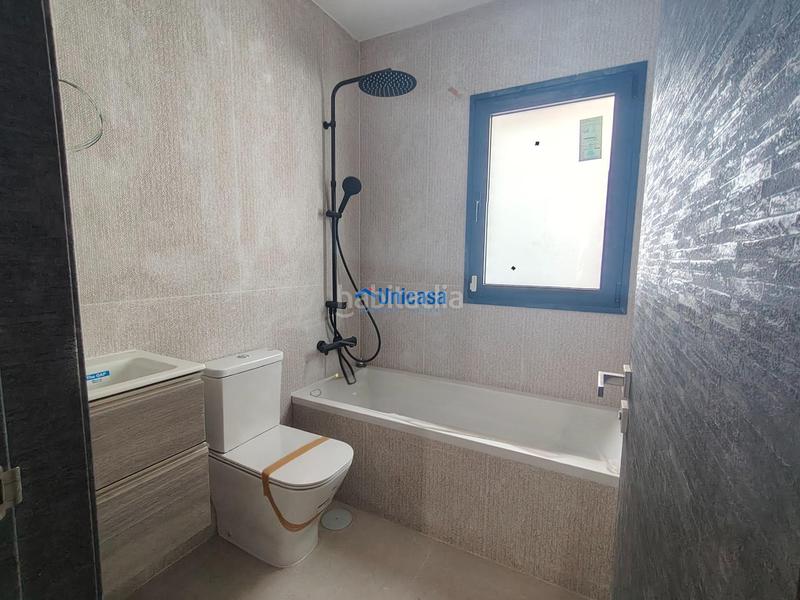 Foto 5dcf6b39-7f11-463f-8cde-0e040e88e6f1. Casa aparellada amb calefacció aparcament piscina a Málaga