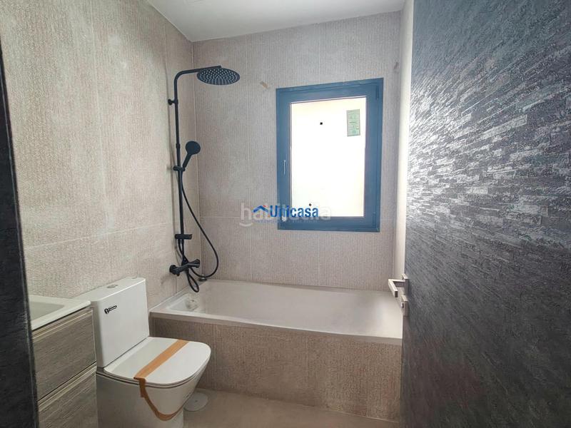 Foto 6062c8c4-e6f8-4fb3-a45e-e2e5ff0e80d6. Casa aparellada amb calefacció aparcament piscina a Málaga